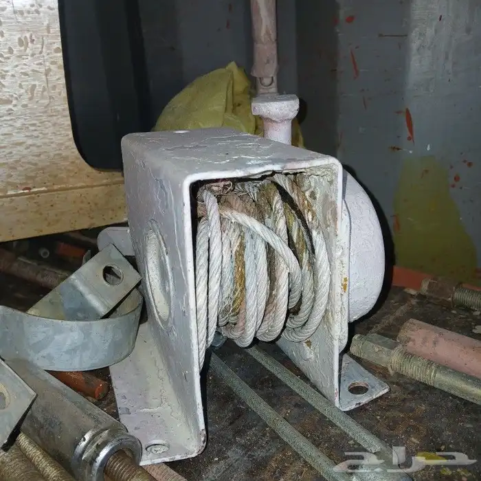 جالون وقود طبلون كهرب وقاطع وفاصل ونش عصا طن ومص اسقف ديكور 8