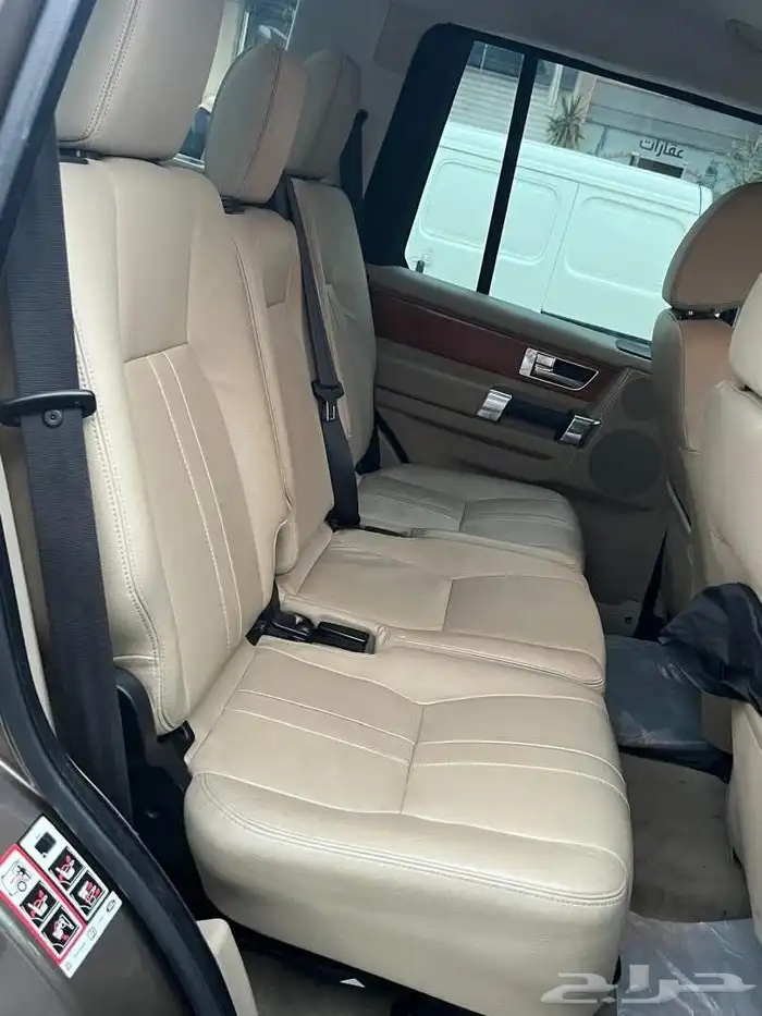 LAND ROVER   LR4 7