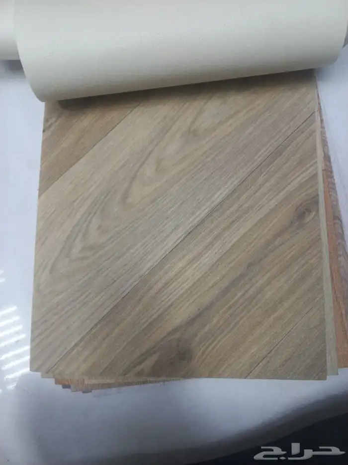 مشمع على شكل بركي بلجيكي وبلاط مكاتب 50ف50 15