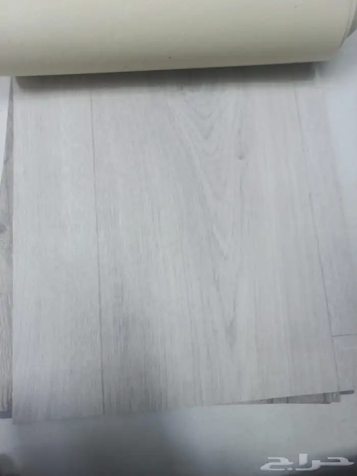 مشمع على شكل بركي بلجيكي وبلاط مكاتب 50ف50 18