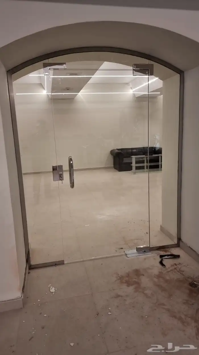 معلمين زجاج صيانة قزاز ابواب سكريت واجهات محل زجاج ومراي 14