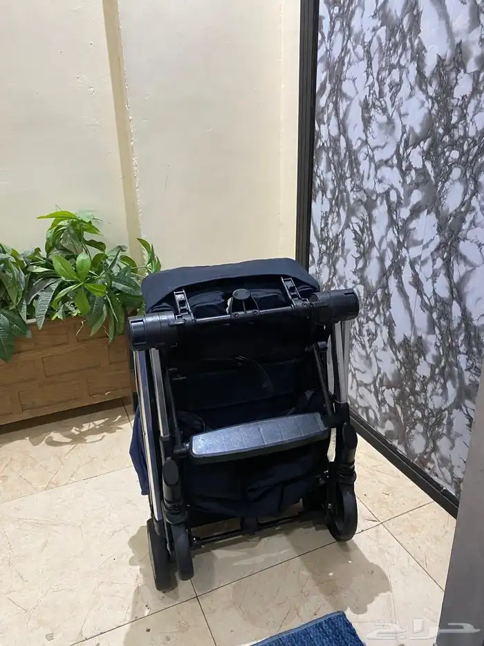 عربيه اطفال جيجلز صعود الطائره حالتها ممتازه تتقفل شنطه 5