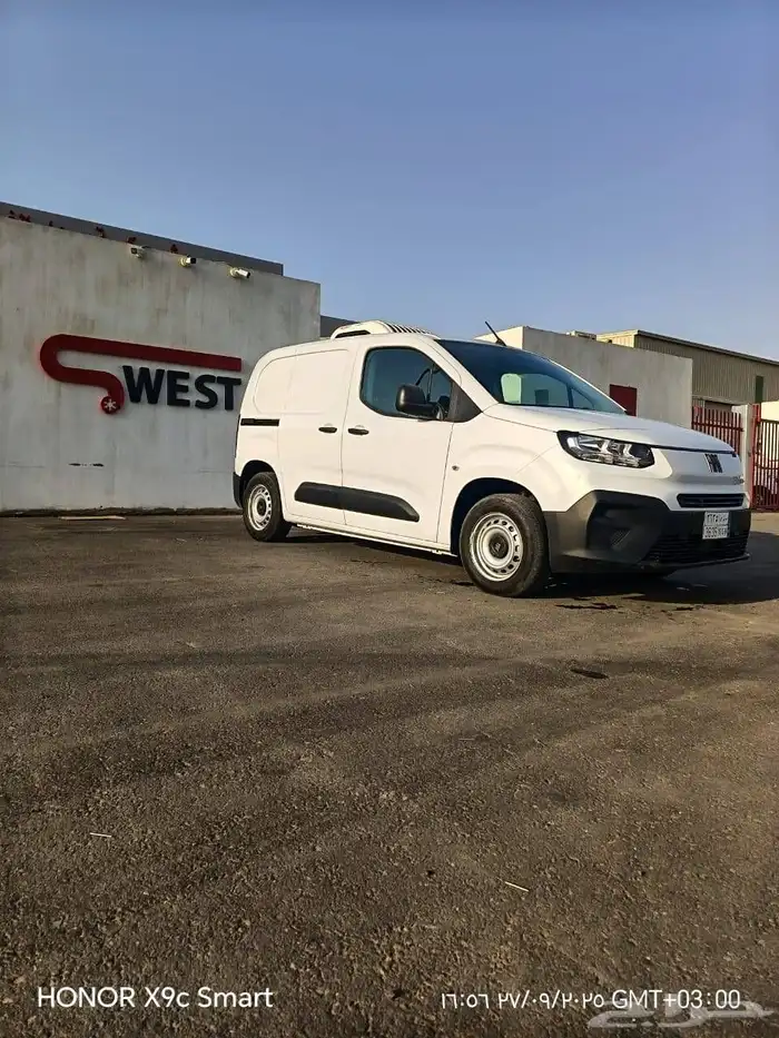 عزل سيارات الفان وانشاء صناديق عزل للوانيت والدينات 3