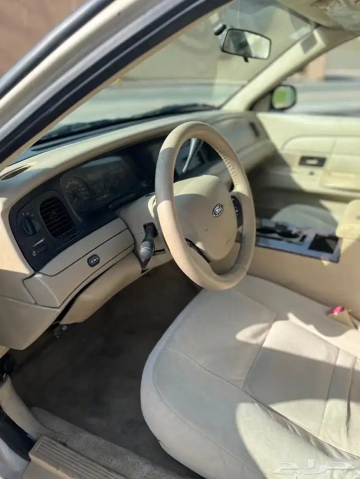 كراون فكتوريا بوليسي 2011 3