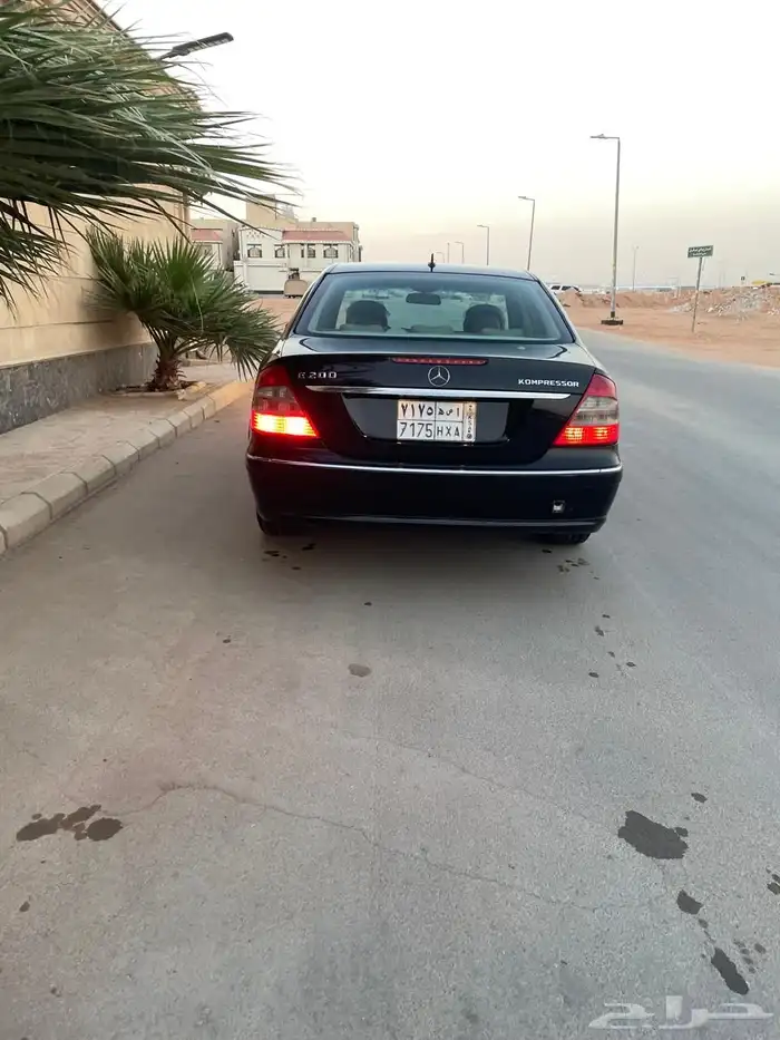 مرسيدس E200 2008 6