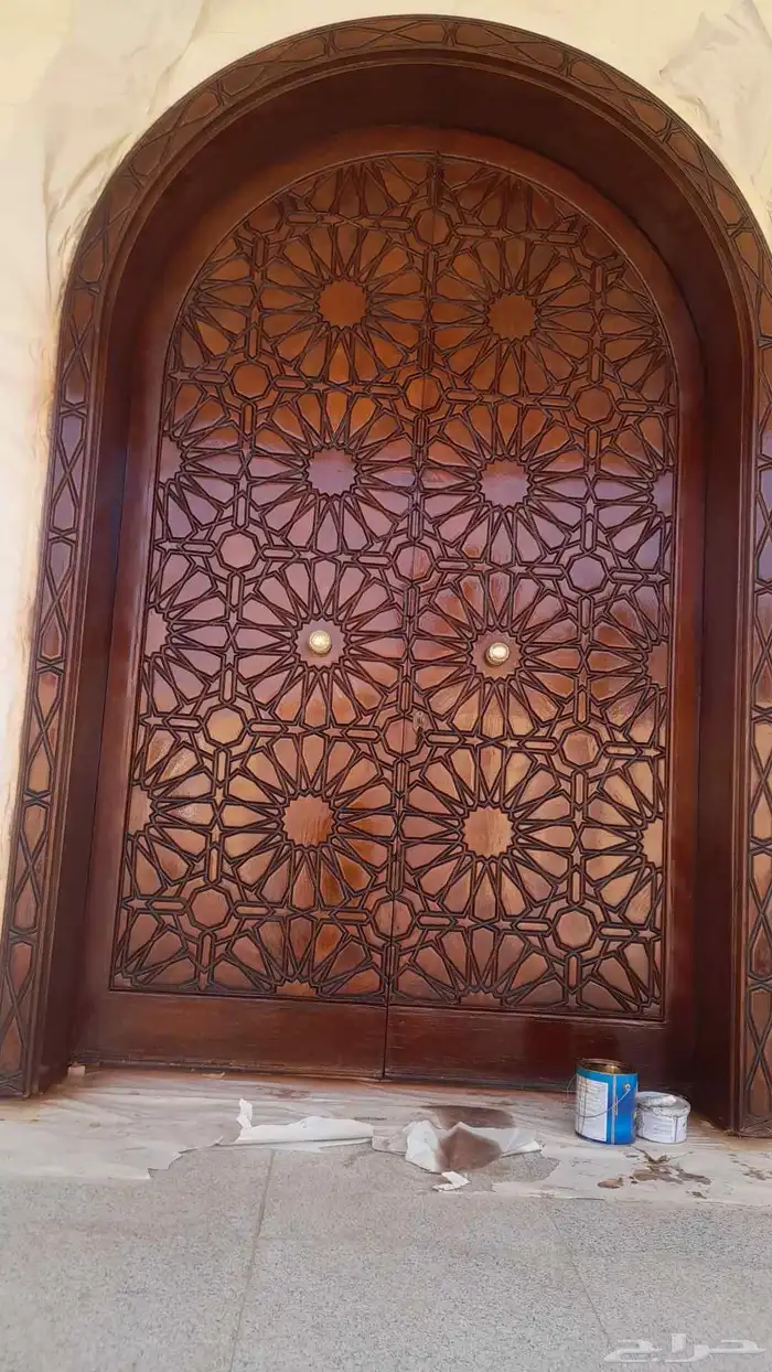 معلم دهان ابواب وتجديد غرف النوم وجدران يبد سعر الباب على حس 4