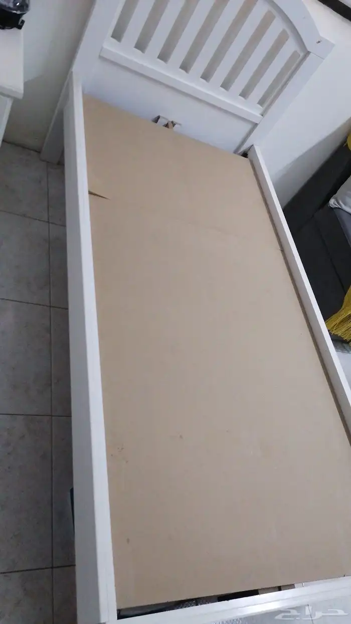سرير نفر بحالة ممتازه 2