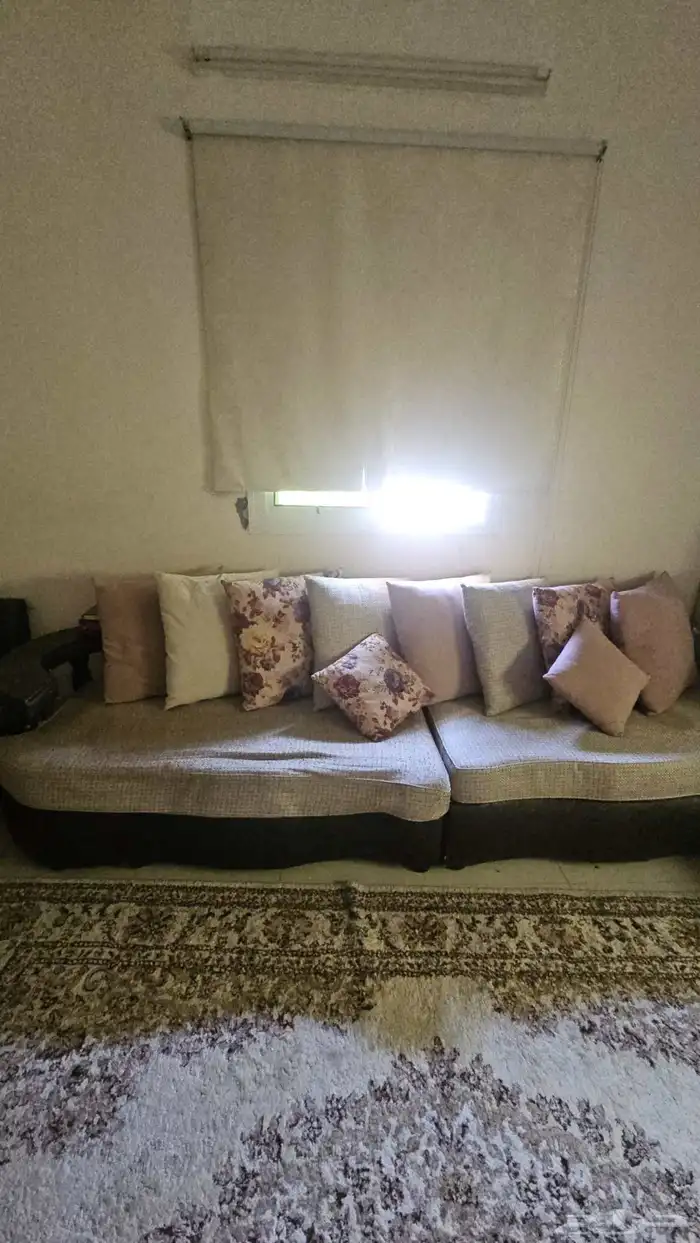 كنب البيع 200يحتاج تنجيد او غسل 3