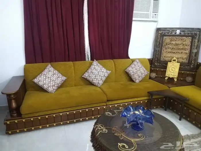 للبيع مجلس كنب كبير 2