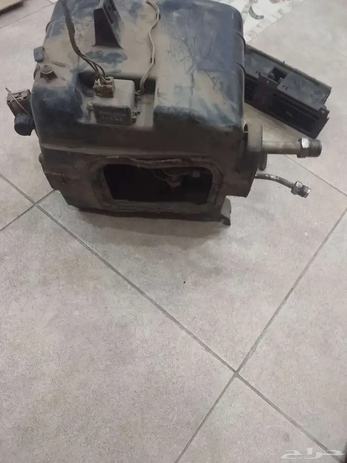للبيع صندوق دنة وقطع مكيف ددسن 92 5