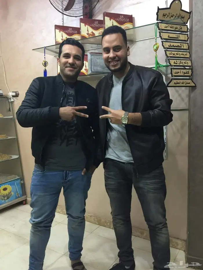 نبذة من عملي في تغير الملابس وتغير الخلفية 4