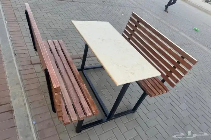 طاولة بوفيه 4 أشخاص 1