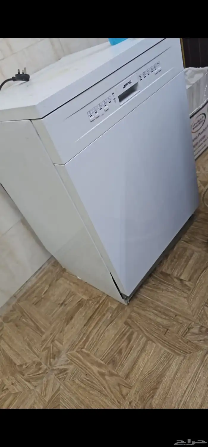 اثاث و اجهزه كهربائيه و فرن و كنب متصل فخم للبيع 1
