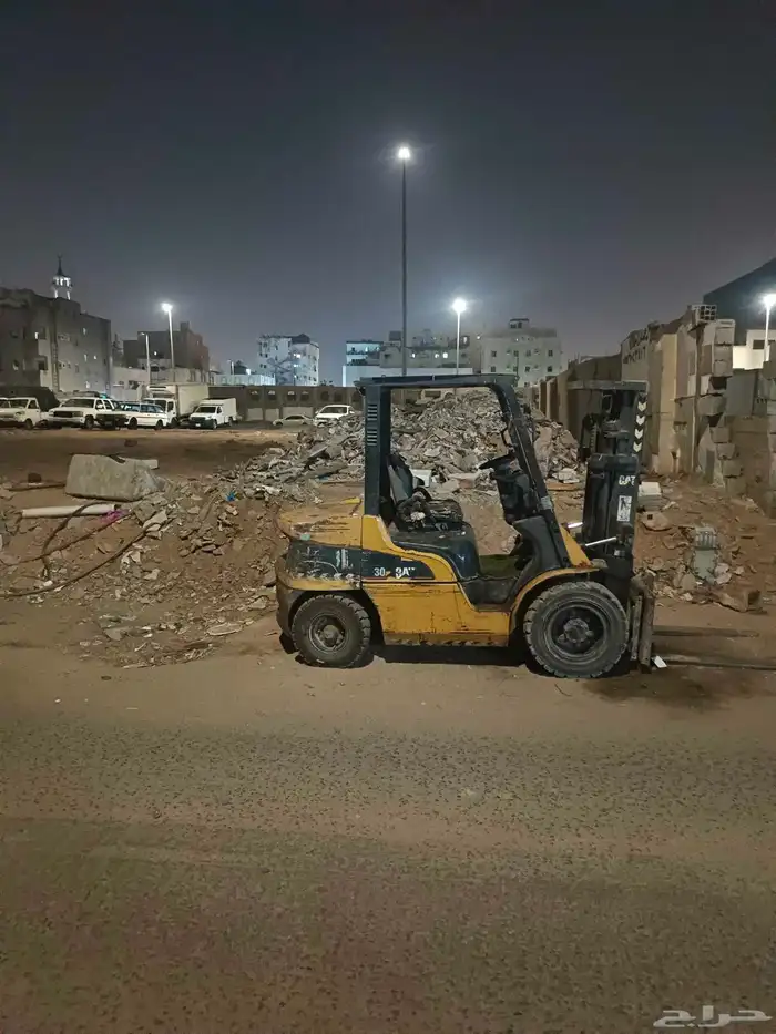 Forklift available jaddah for rent daily weekly and monthly 0