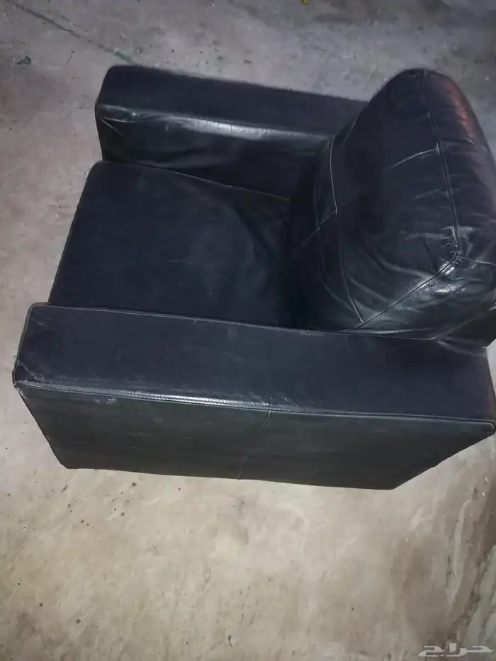 كنب جلد اسود نضيف للمكاتب والمجالس 4
