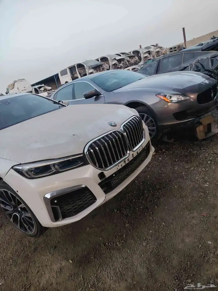 قطع غيار بي ام 730 2