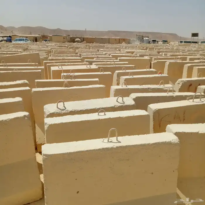 توريد حواجز خرسانيه مستخدم وجديد 15