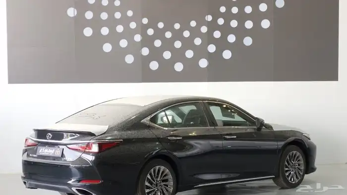 متوفر لدينا لكزس ES350 وارد خليجي بريمى موديل 2025 0