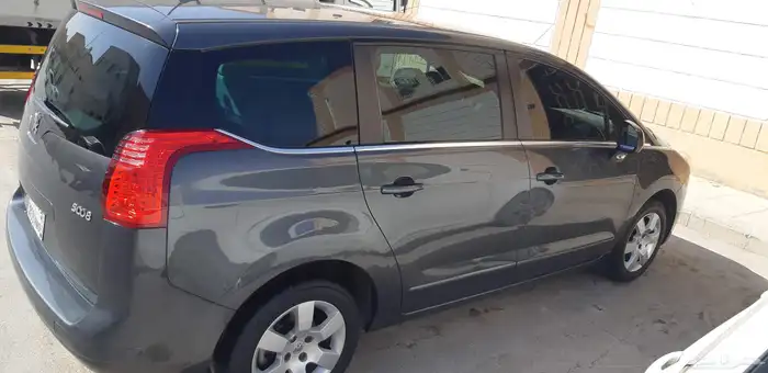 بيجو 5008 موديل 2014 عداد 112 الف كيلو فقط 4