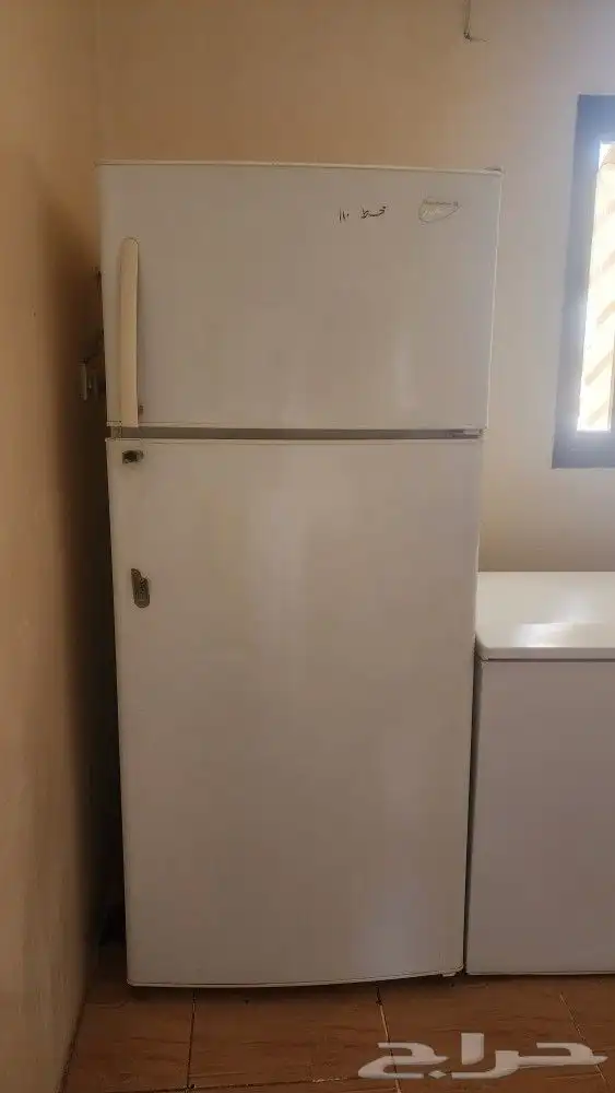 طقم كنب نظيييف جدا وثلاجات ودواليب مطبخ 1