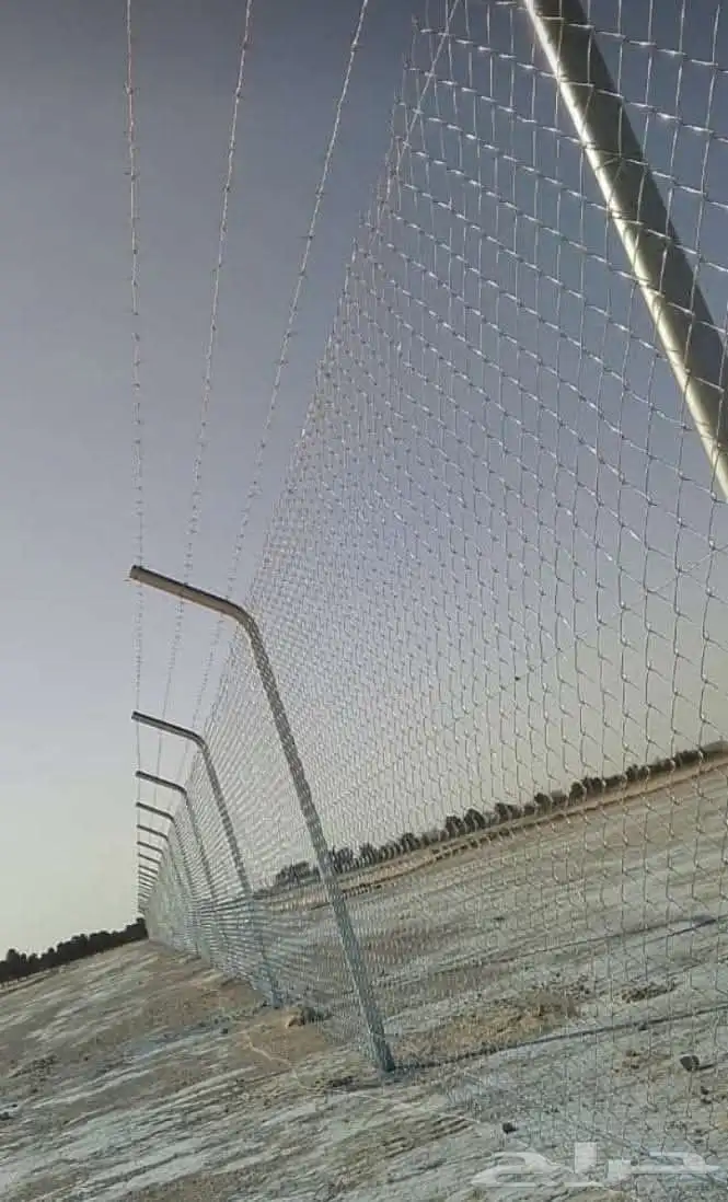 نعمل في توريد وتركيب الشبوك بجميع انواعها. 2