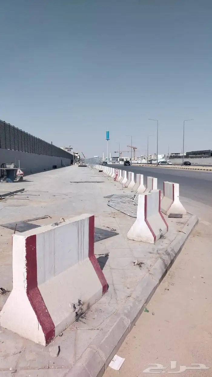 توريد حواجز خرسانيه مستخدم وجديد 18