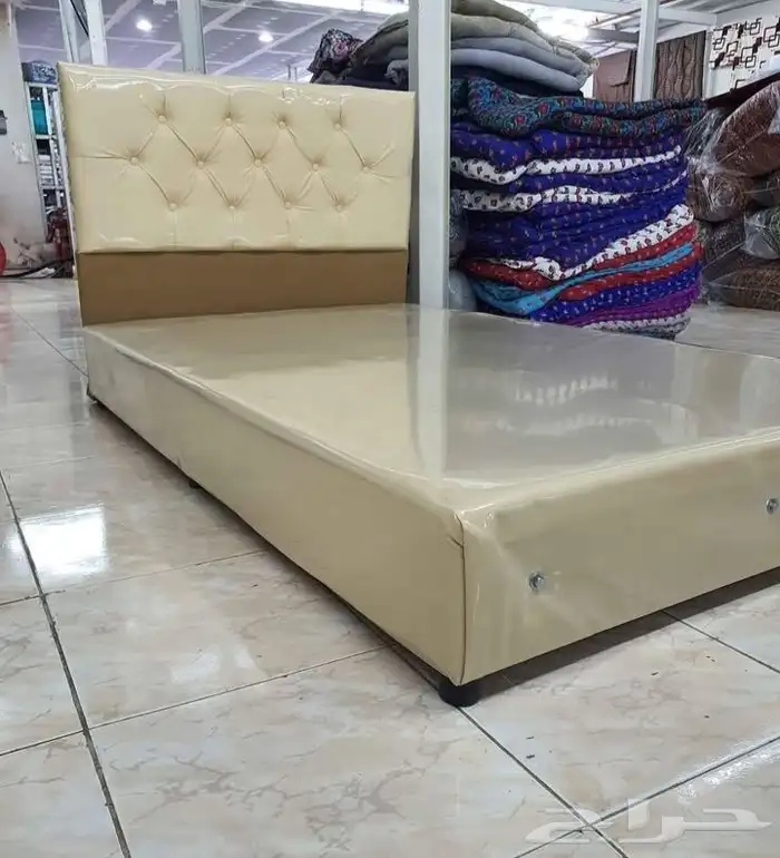 سرير خشب قماش جلد 2