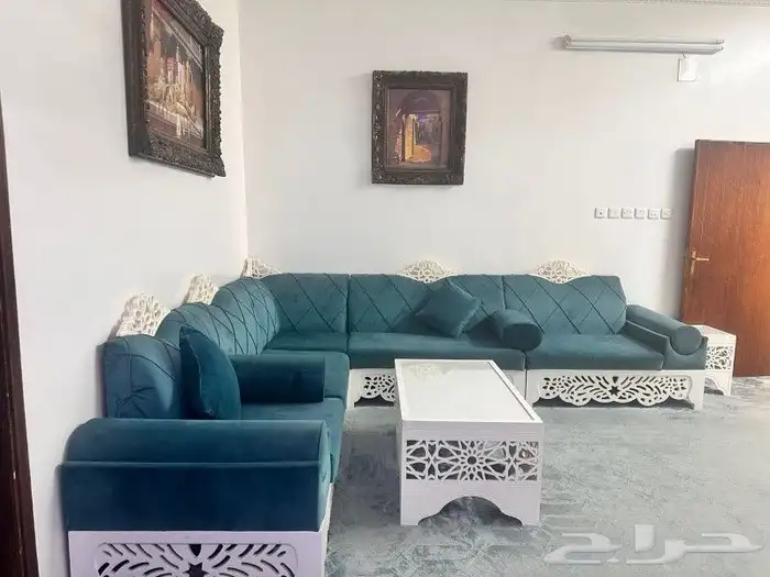 طقم كنب نظيييف جدا وثلاجات ودواليب مطبخ 4