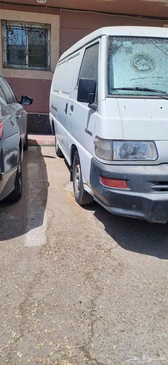 متسوبيشي فان بضاعة 1