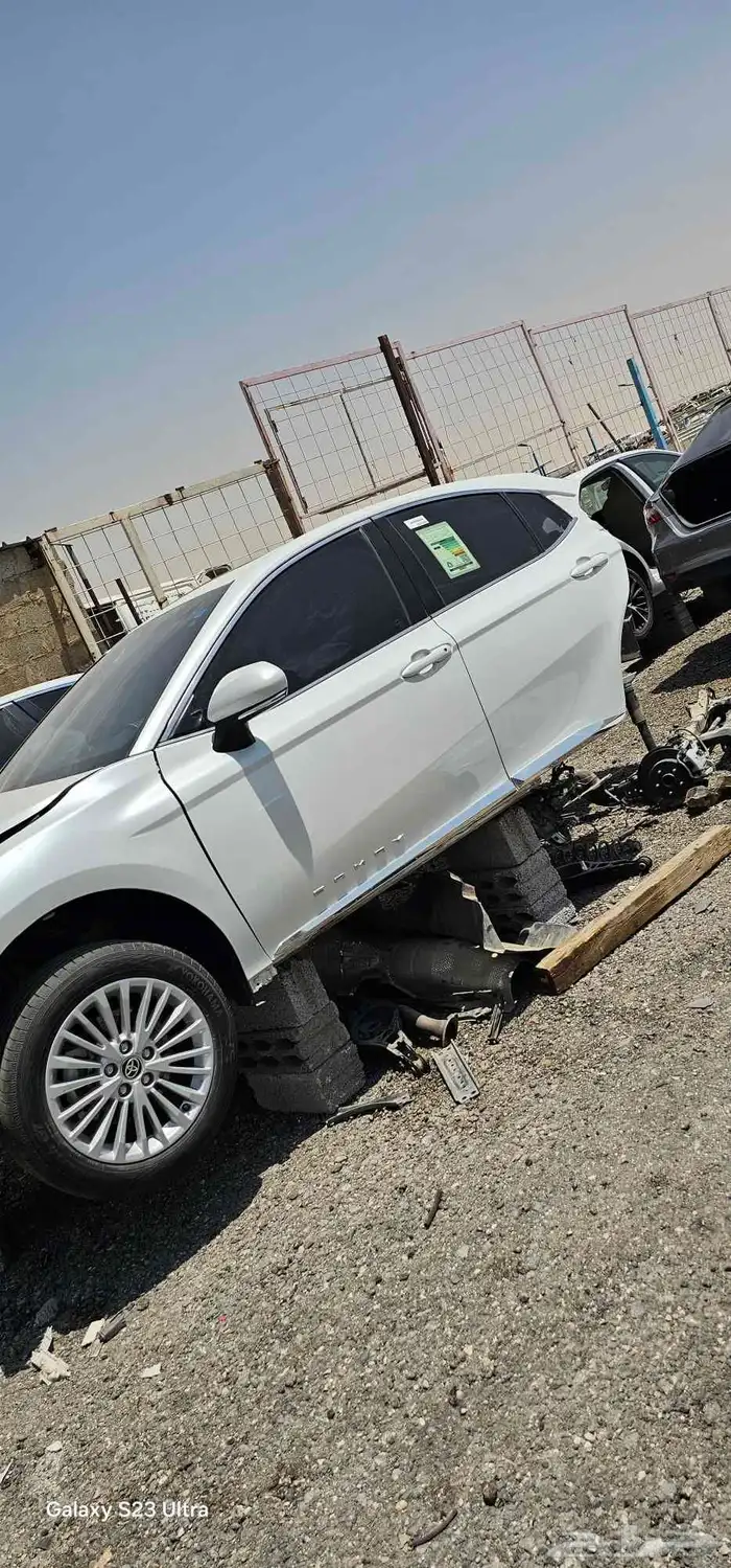 قطع كامري مصدوم تشليح 2024 3