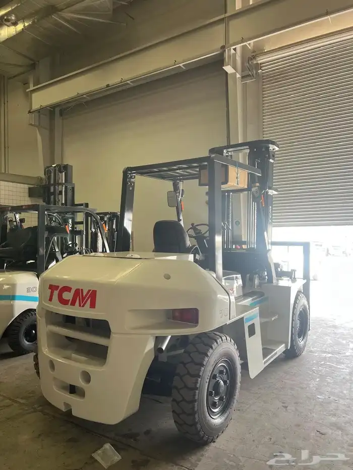 رافعات شوكية للايجار Forklifts for rent 4