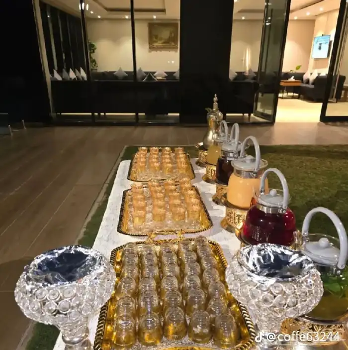 قهوجيان وصبابين نساء ورجال تاجير العاب الترفهيه طاوله بلوت 6