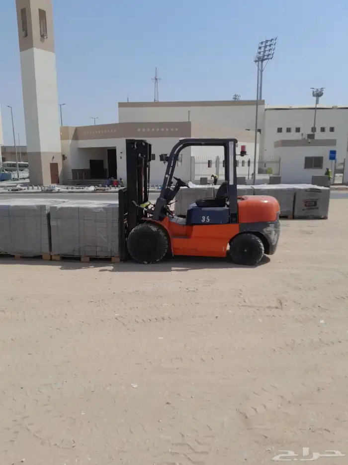 رافعة شوكية فوركلفت للايجار جده 0