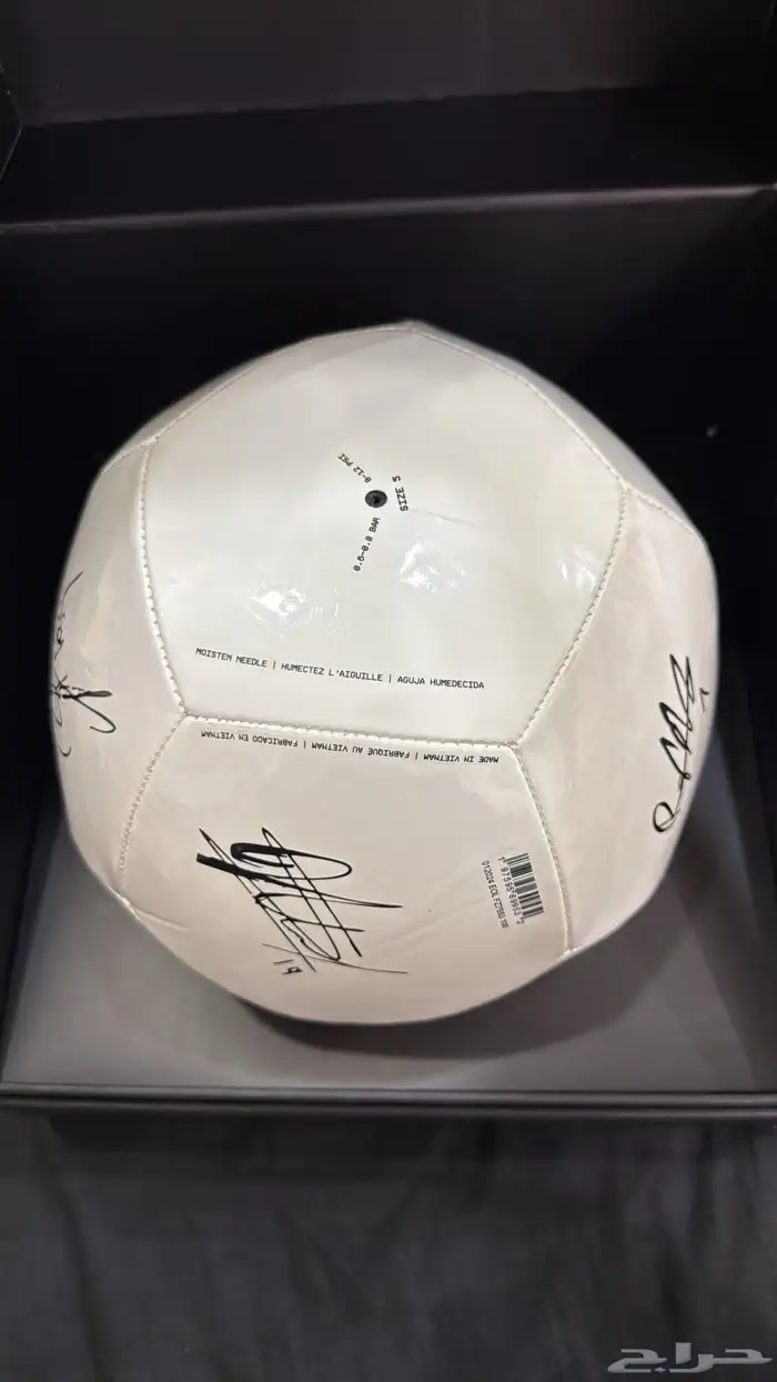 كورة نايك أصلي نادي الإتحاد السعودي موقعة من 7 لاعبين رسمي 10