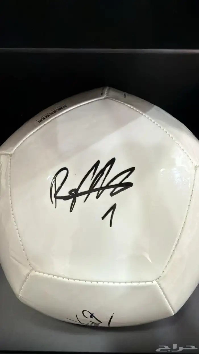 كورة نايك أصلي نادي الإتحاد السعودي موقعة من 7 لاعبين رسمي 3