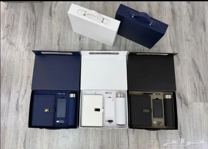 خطاط لوحات حروف و بنر استيكر مطبوعات طباعة مطبعة هدايا تكريم 12