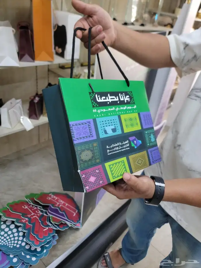 خطاط لوحات حروف و بنر استيكر مطبوعات طباعة مطبعة هدايا تكريم 16
