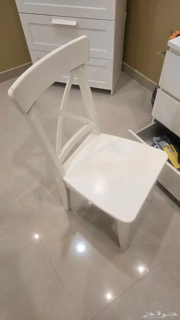 تسريحة مع كرسي للبيع 0