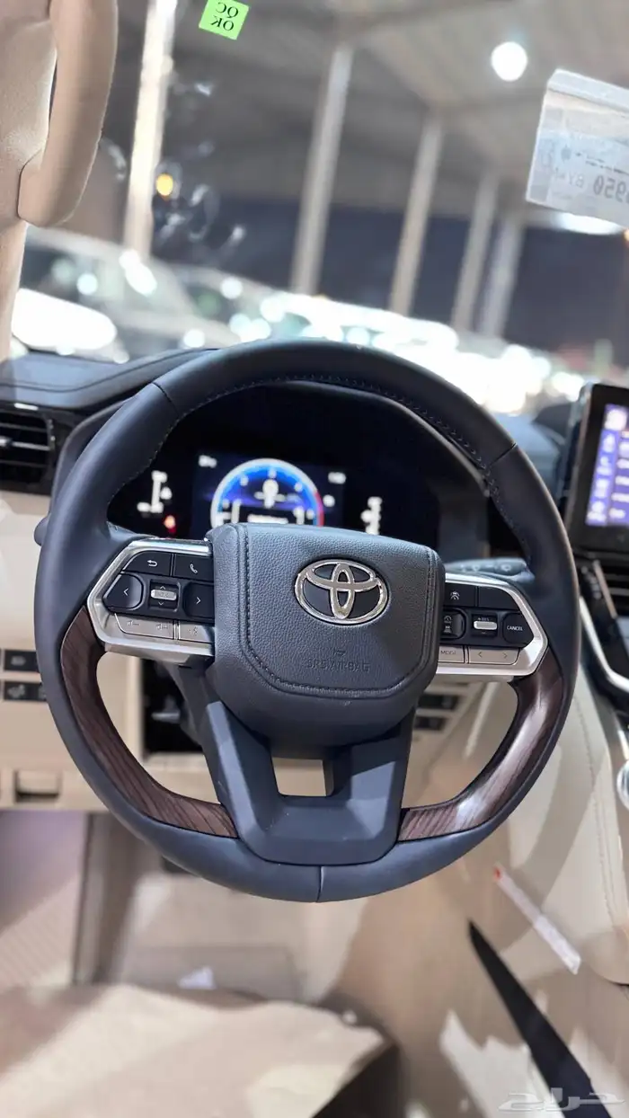 تويوتا لاندكروزر Gxr L4 ديزل وبنزين2025 وارد عبد اللطيف جميل 4