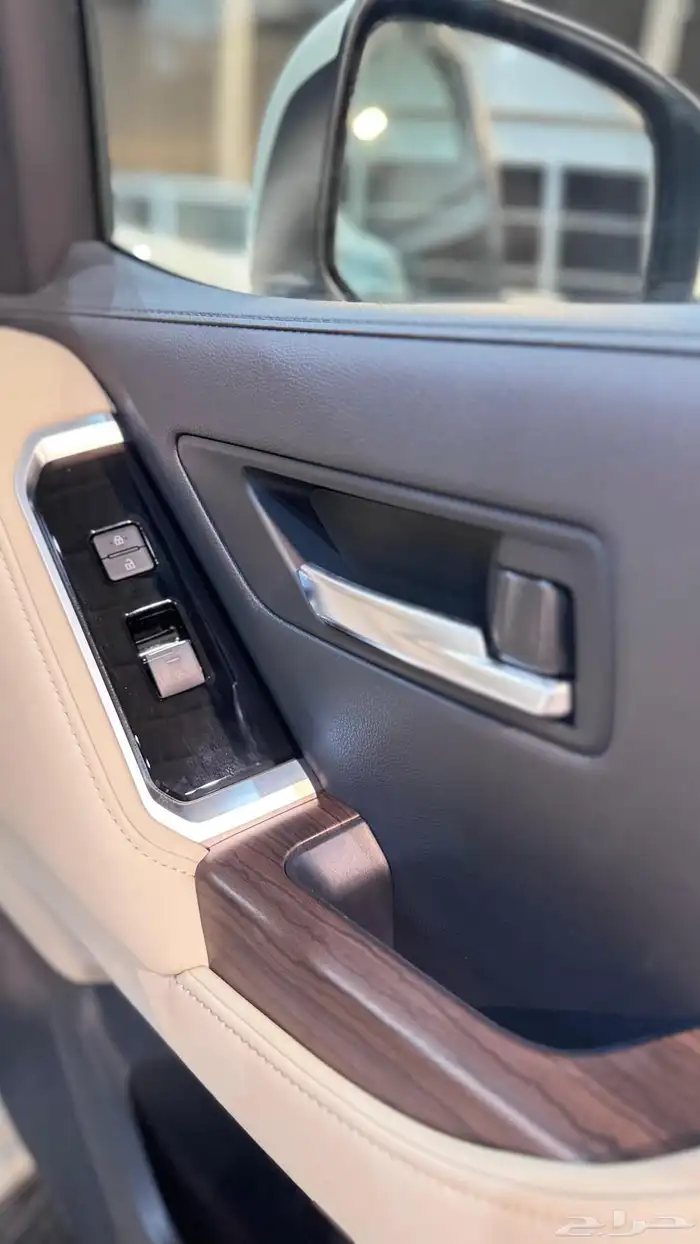 تويوتا لاندكروزر Gxr L4 ديزل وبنزين2025 وارد عبد اللطيف جميل 9