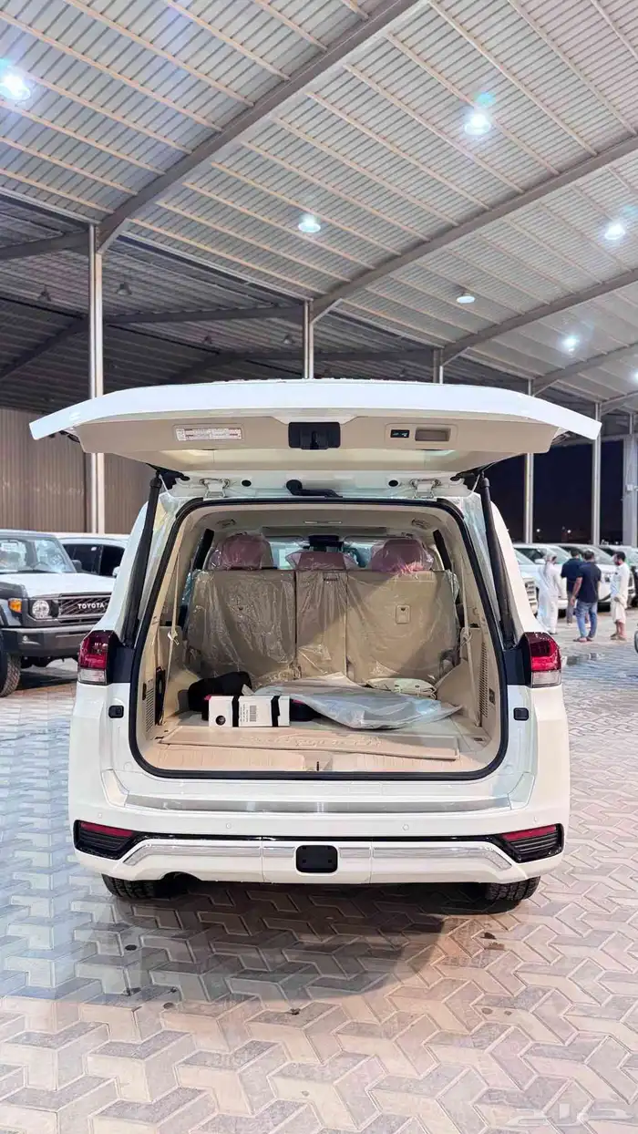 تويوتا لاندكروزر Gxr L4 ديزل وبنزين2025 وارد عبد اللطيف جميل 2