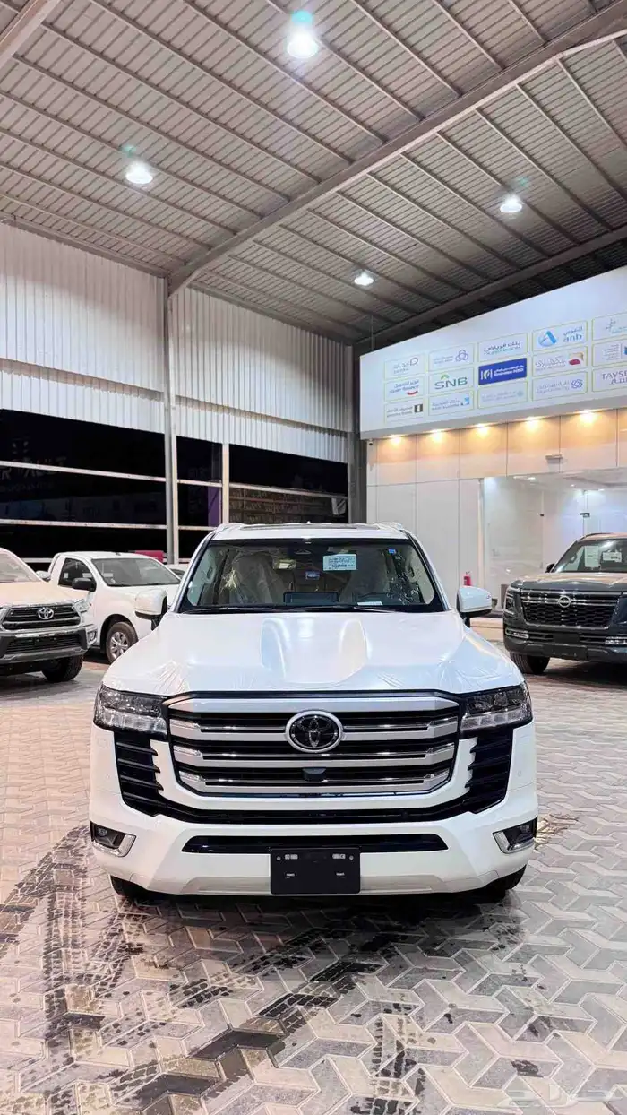 تويوتا لاندكروزر Gxr L4 ديزل وبنزين2025 وارد عبد اللطيف جميل 0