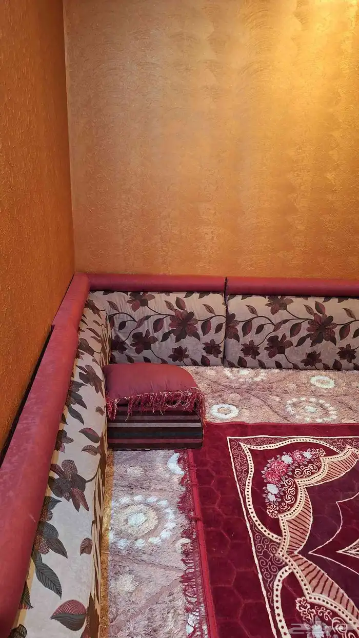مساند جلسة عربي 10قطع منها3 زاوية 4تكايات مع المخدات 4