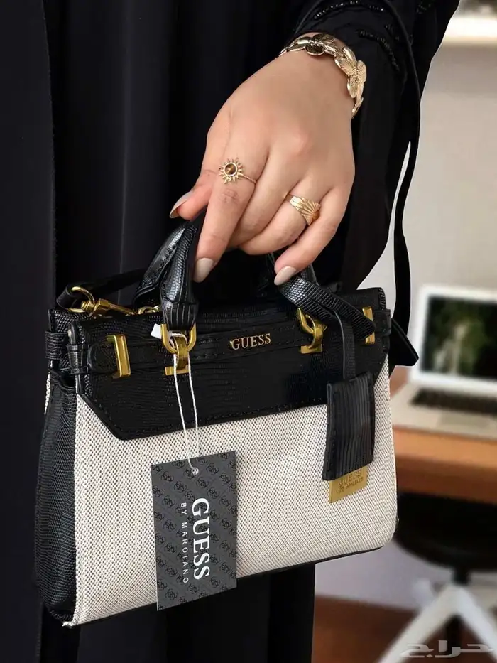 شنط ماركه علمي تجزئة فقط هذا العرض 12