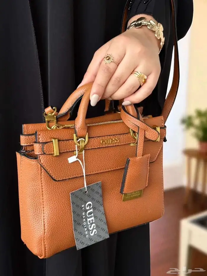 شنط ماركه علمي تجزئة فقط هذا العرض 11