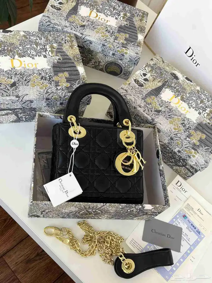 شنط ماركه علمي تجزئة فقط هذا العرض 18