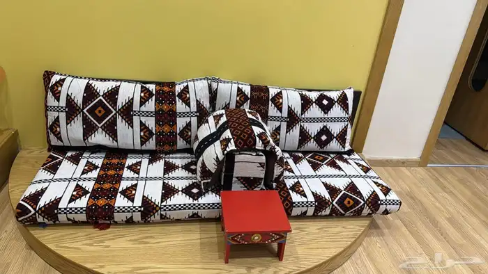 تاجير كراسي ملكي تاجير كراسي شفاف تاجير كراسي كنب ابيض و مخل 8