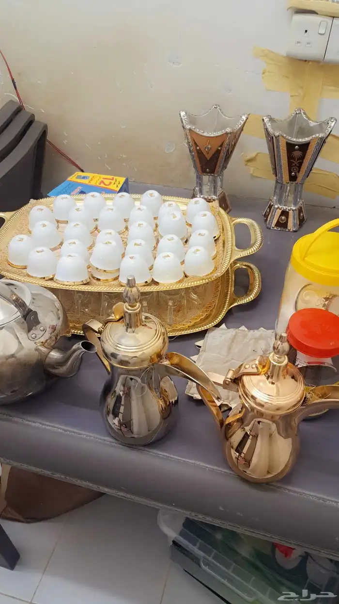 قهوجي مع جميع اغراضه. 2