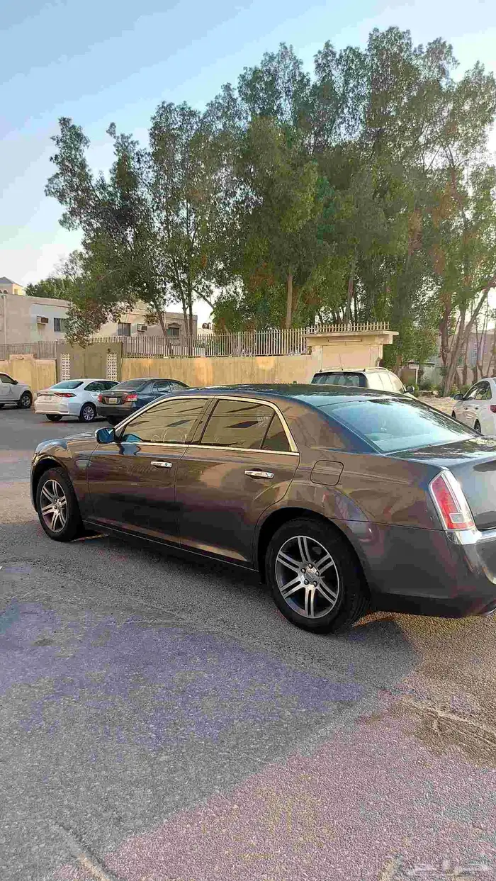 كرايزلر C300 موديل 2014 4