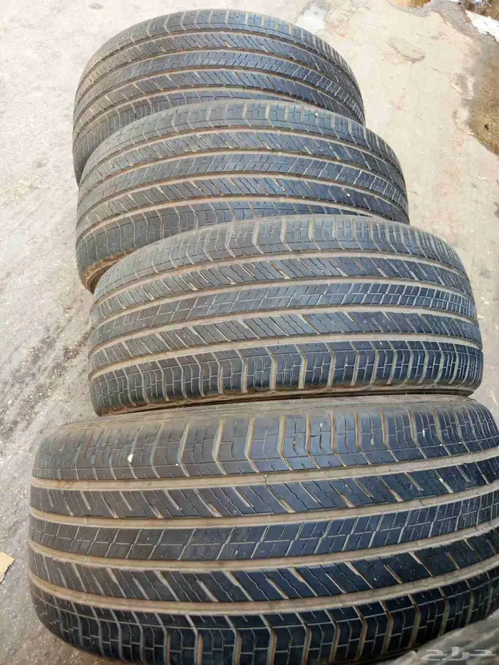كفرات رنج روفر مستعمل كرت مقاسها 275 40 22 9